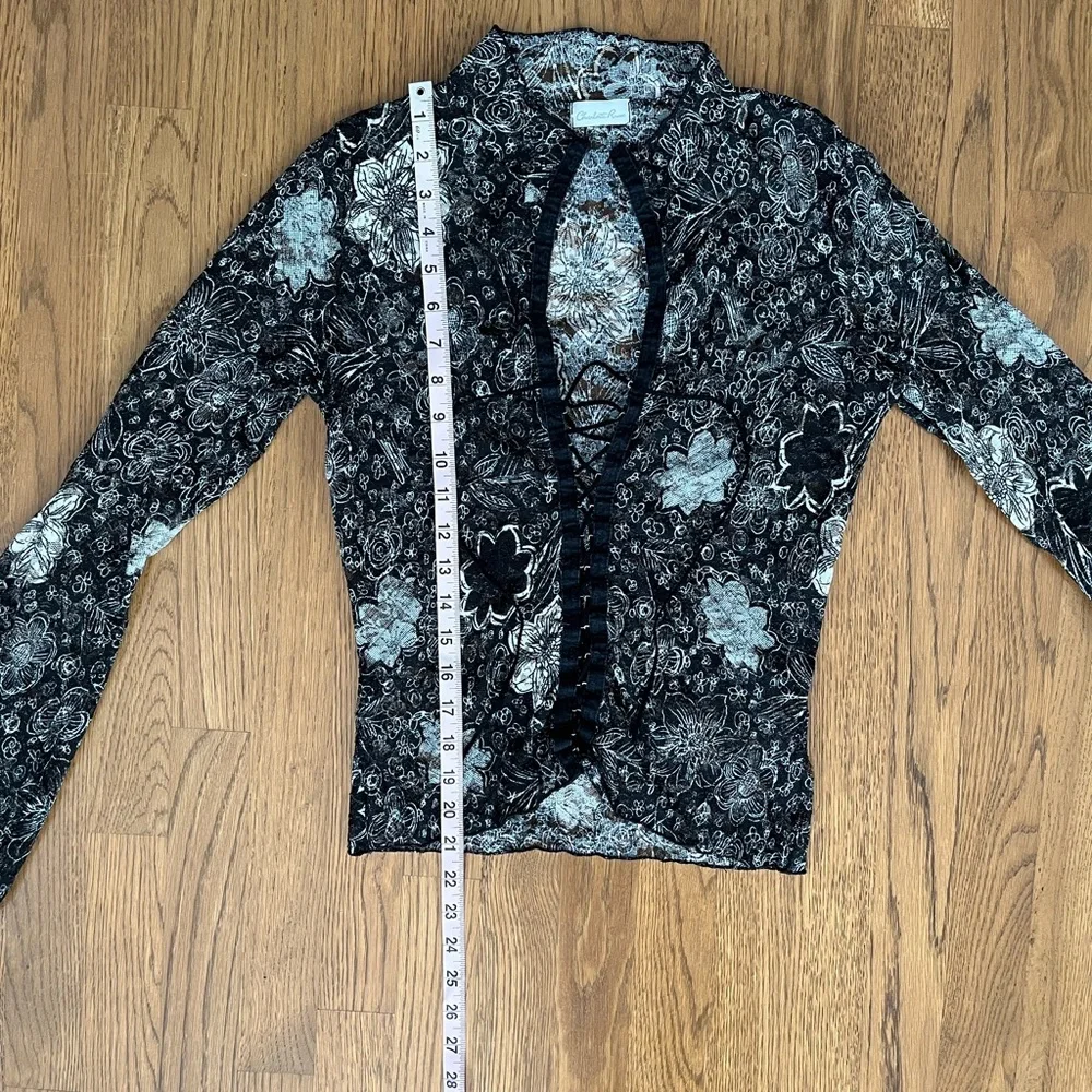 Vintage Charlotte Russe lace up floral lace bell sleeve top - Picture 13 of 14